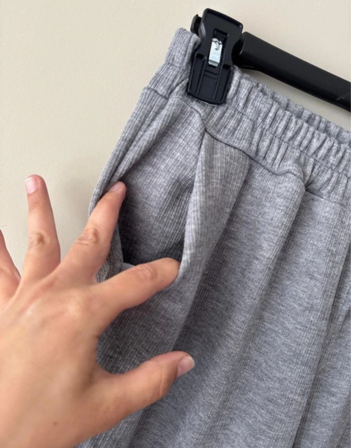 👚👖Ensemble femme gris taille unique - Confort et style NEUF sans étiquette ! - photo numéro 5