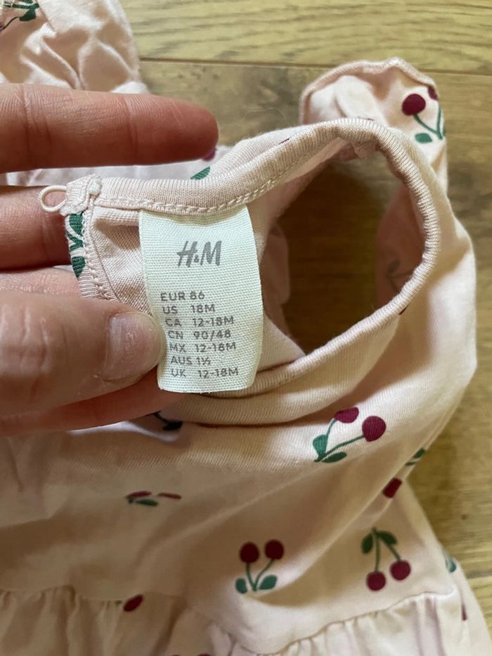 Robe rose pale motif cerise 12-18 mois h&m - photo numéro 3