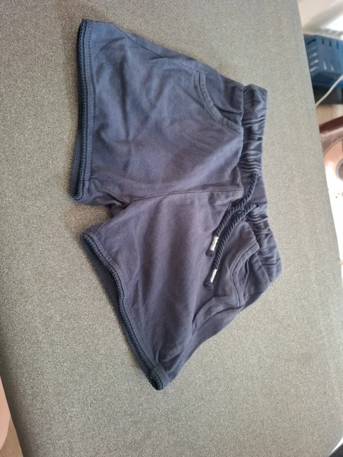 Lots 10 shorts 4 ans - photo numéro 7