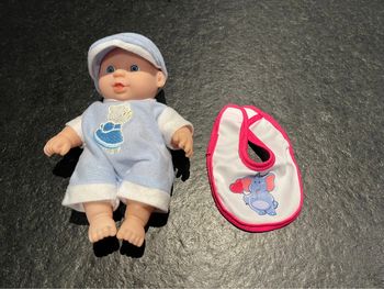 Poupon 21 cm avec tenue