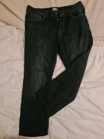 Jean. Homme. Bleu. Kiabi. Regular. Taille 42