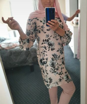 Tres belle Robe tunique manches longues en voile Hijab