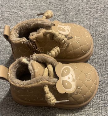 Chaussures de bébé sans marque