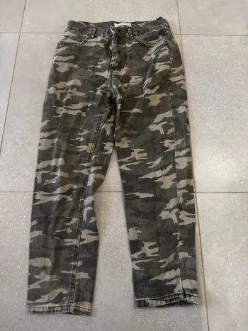 Jean Pull & Bear, taille 40, très bon état, 40x95cm