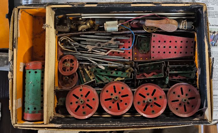 Lot de meccano vintage et manuels - photo numéro 7
