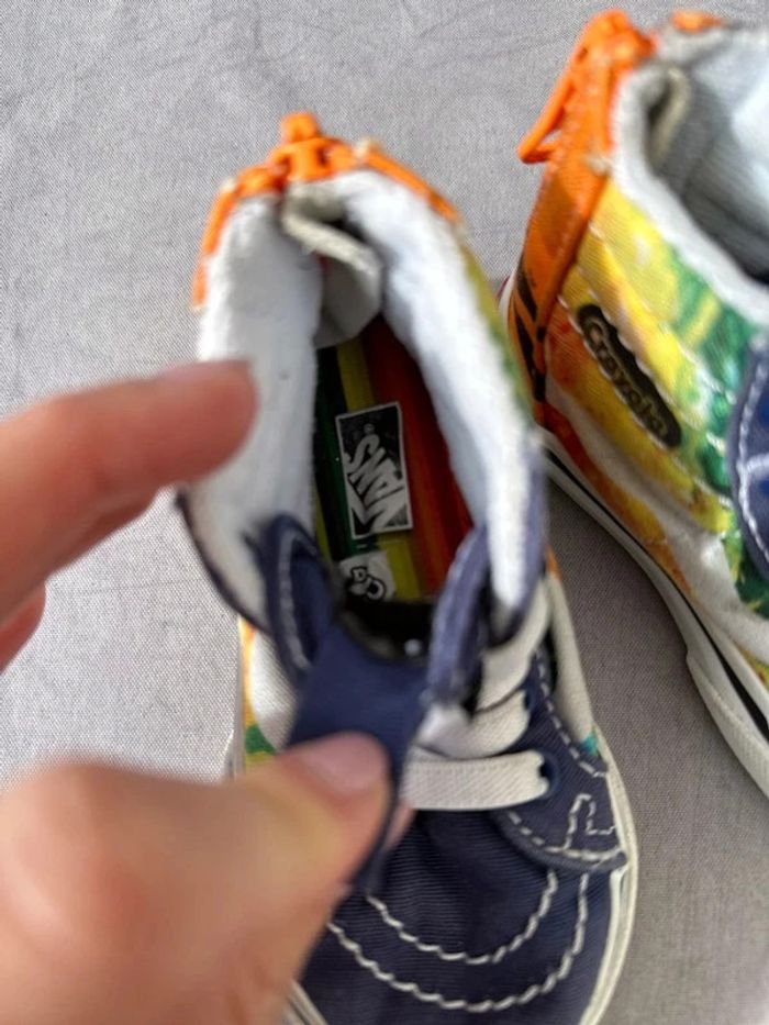 Sneakers montantes Vans modèle Sk8-Hi taille 19 kid - photo numéro 8