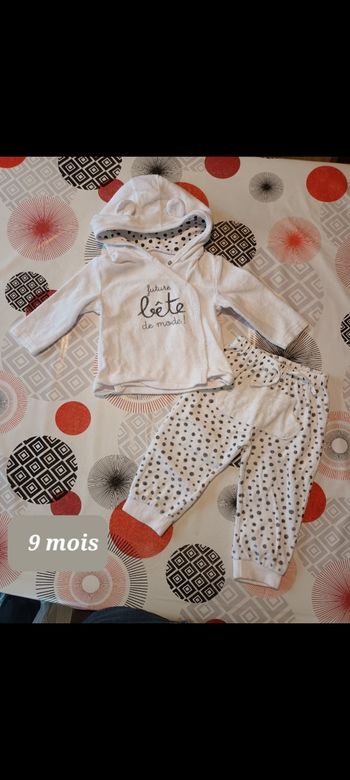 Tenue ensemble mixte 👦  👧 taille 9 mois