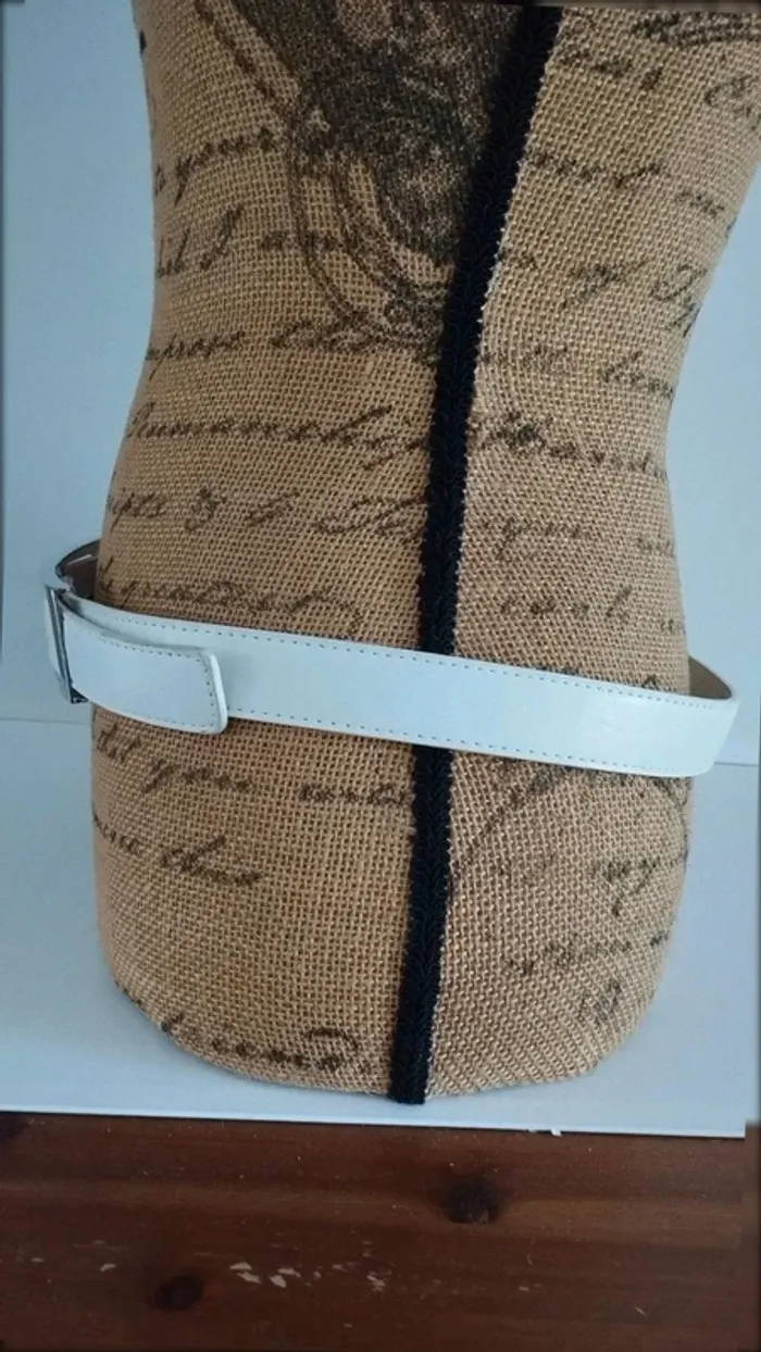 Ceinture blanche boucle rectangulaire argenté 90 cm - photo numéro 4