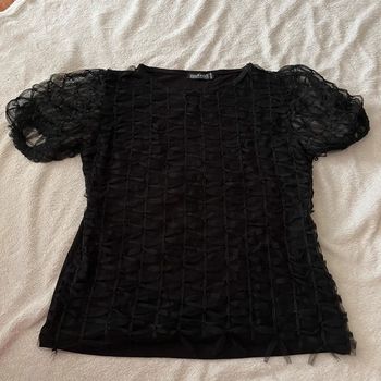 T-shirt noir dentelle