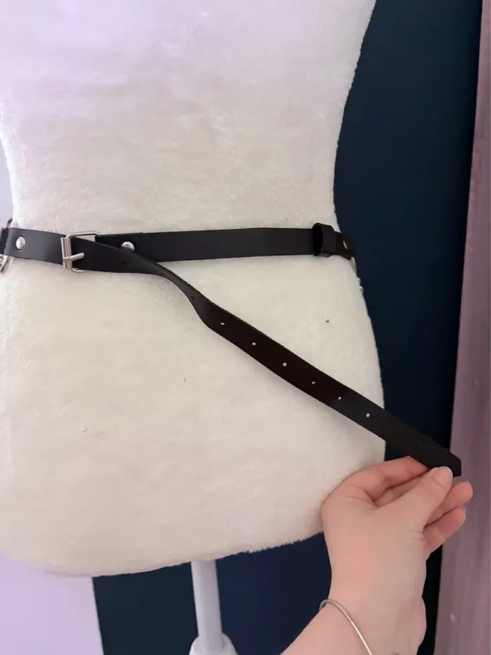Ceinture ajustable effet cuir avec chaîne anneaux et bijoux Witch - photo numéro 5