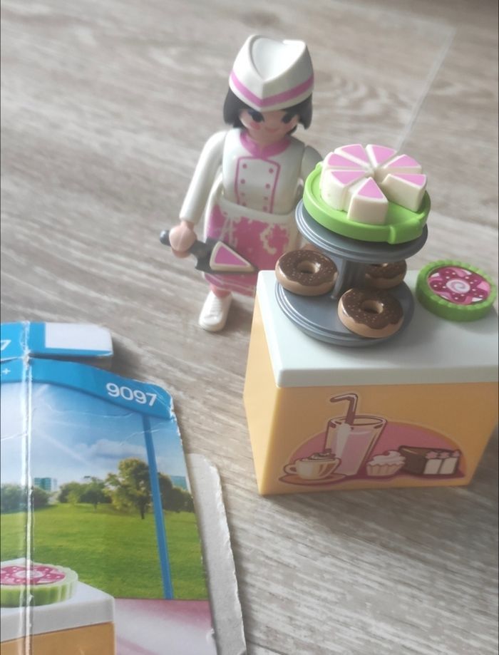 Pâtissière avec Gâteaux Playmobil