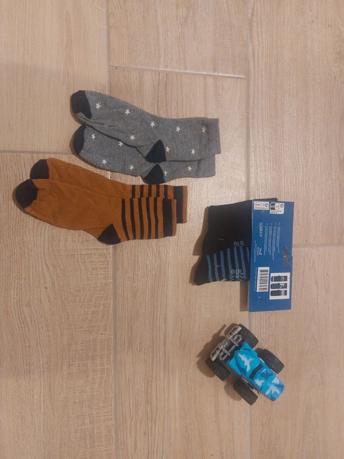 Chaussettes Star Wars neuves - taille 27/30 - photo numéro 3