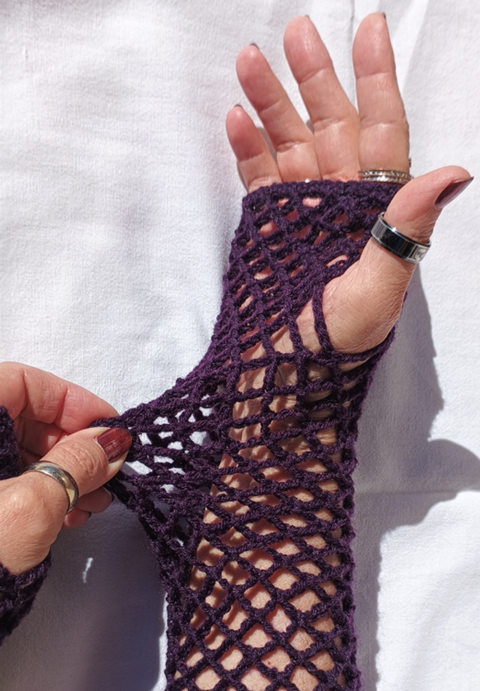 Mitaines résille "PURPLE" fait main au crochet - photo numéro 4