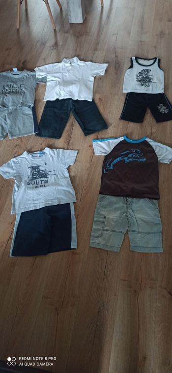 Lot de 5 ensembles été 8 ans