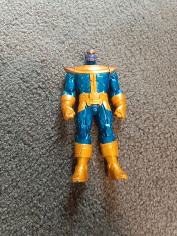 Figurine thanos