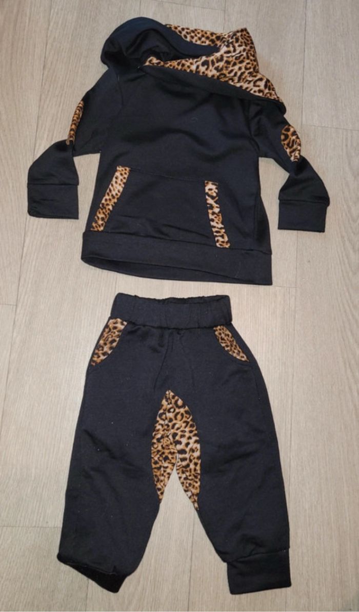 Ensemble pull jogging léopard