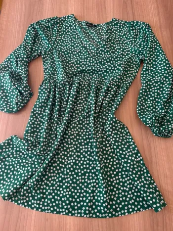 Robe verte fleurie SHEIN taille XS