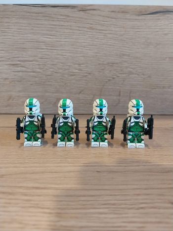 Figurines type lego 4 clones vert star wars