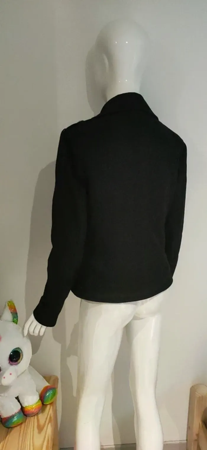 Jolie veste noire en parfait état - photo numéro 5