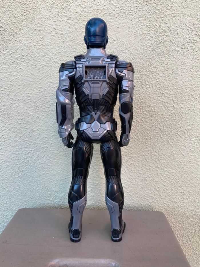 Captain America en tenue Avengers - photo numéro 3