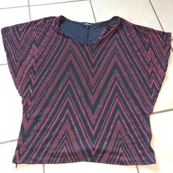 Haut brillant rouge bordeaux noir mosquitos