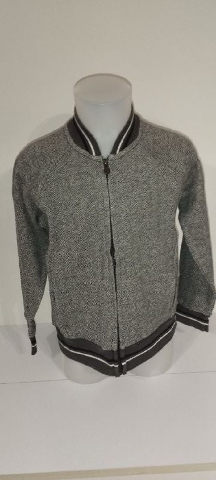 Gilet gris marque Z taille 6 ans