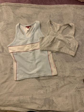 2 hauts de sport décathlon taille 40