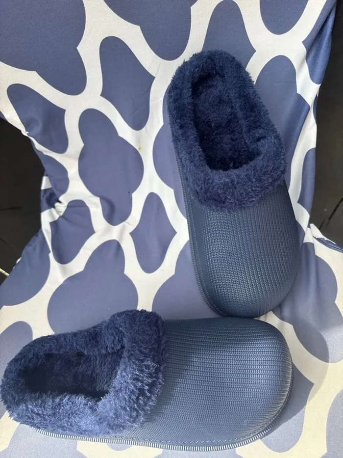 Sabots fourés  neuf style crocs t 37 - photo numéro 5