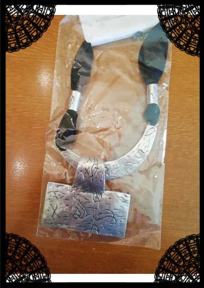 Collier  couleur argent baroque - photo numéro 2