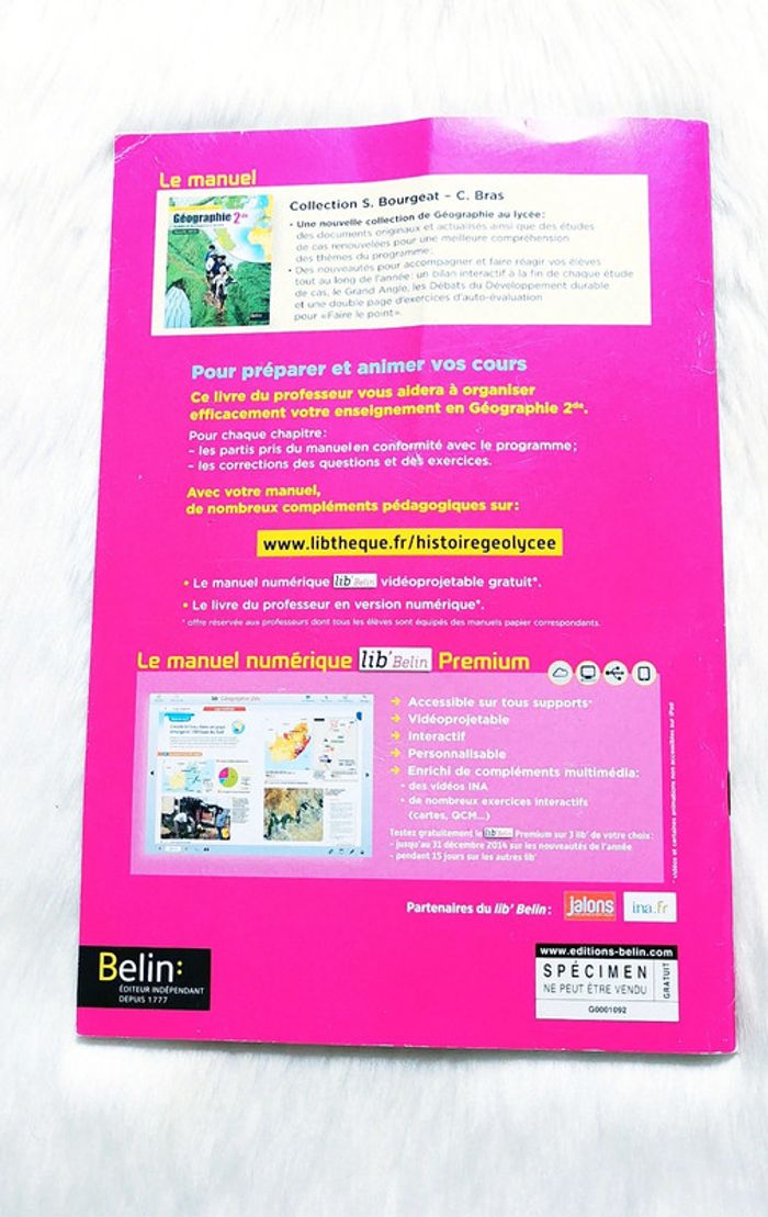 Livre du prof : Géographie 2nde - Sociétés et développement durable 🖤 - photo numéro 2