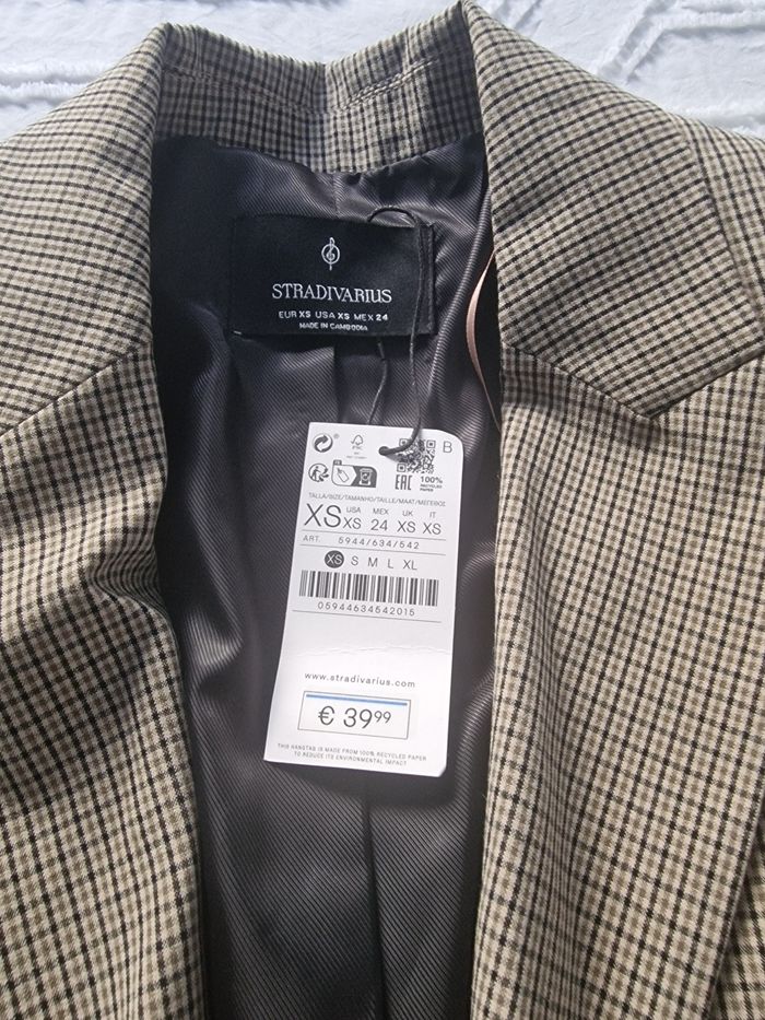Vends Blazer Stradivarius XS à carreaux - photo numéro 2