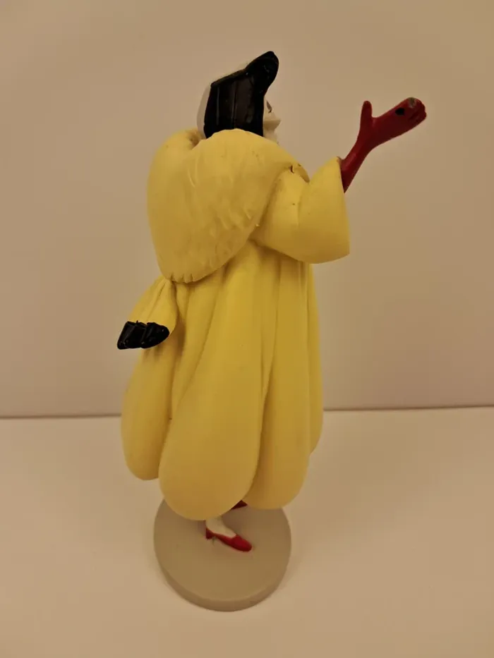 Figurine de Cruella de Walt Disney - photo numéro 3