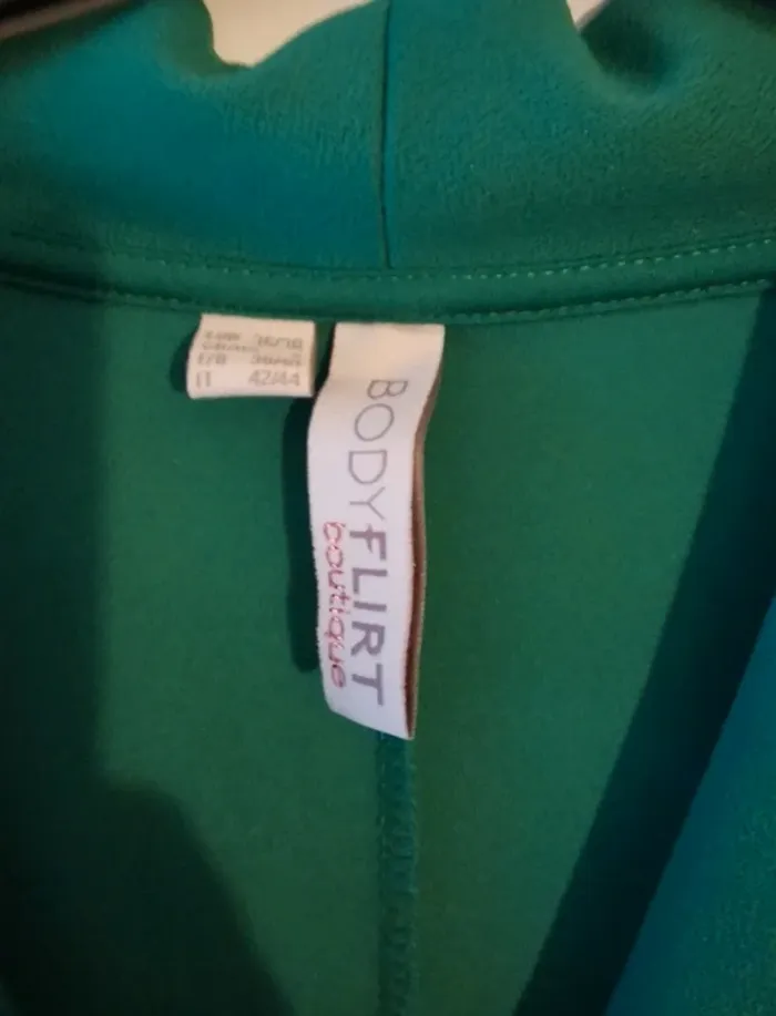 Magnifique robe verte Bodyflirt - Taille 38/40 - photo numéro 3