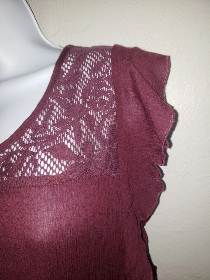 Robe bordeaux a dentelle - photo numéro 2