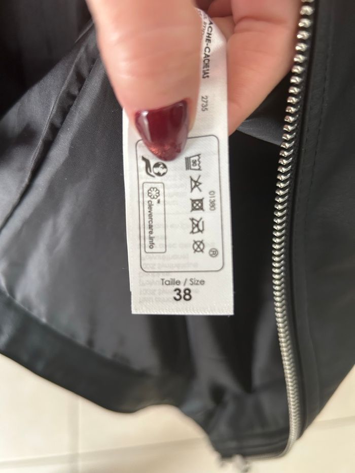 Veste noir en similicuir - photo numéro 6