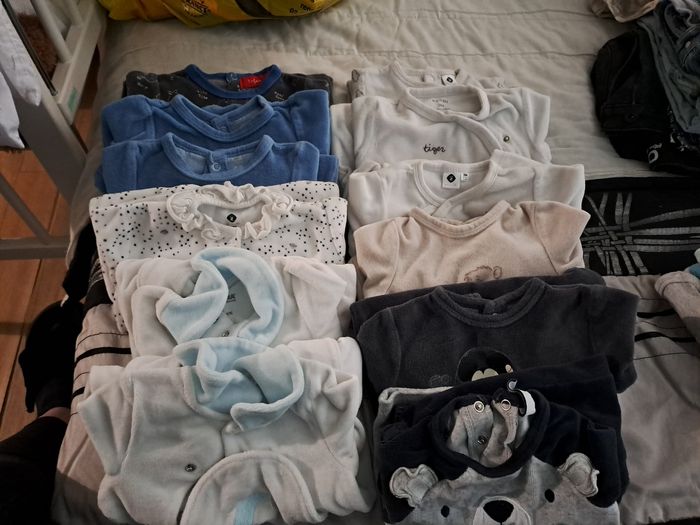 Lot de 12 pyjamas