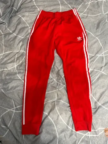 Jogging adidas rouge