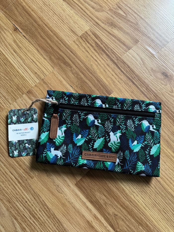Pochette Cabaia édition limitée spa
