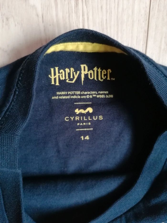 Tee shirt Cyrillus
Collection Harry Potter
Taille 14 ans
Très bon état - photo numéro 3