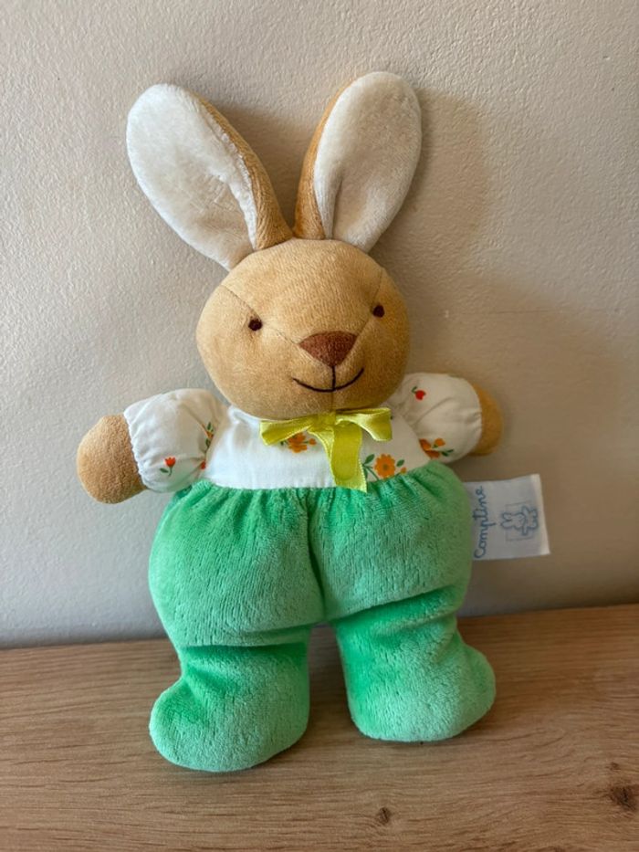 Doudou hochet lapin vert blanc fleurs grelot comptine - photo numéro 2