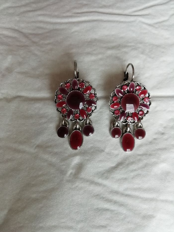 Boucles d'oreilles violettes