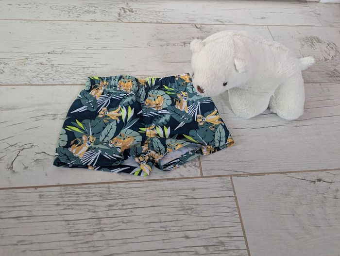 đŠ Short Disney Baby Le Roi Lion â 6 mois â SĂ©chage rapide â TrĂšs bon Ă©tat - photo numĂ©ro 2
