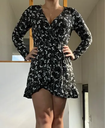 Robe cache coeur fleurs sexy