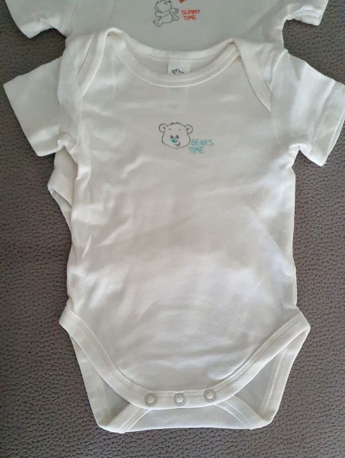 Lot de 3 bodies coton taille 3 mois. - photo numéro 6