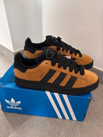 baskets Adidas Campus Neuves Taille 41 1/3
