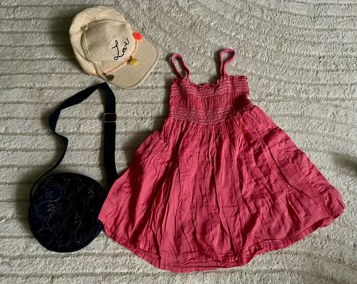 Robe et casquette 4 ans - photo numéro 5