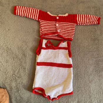 Ensemble 1 mois bodies + veste tricotée