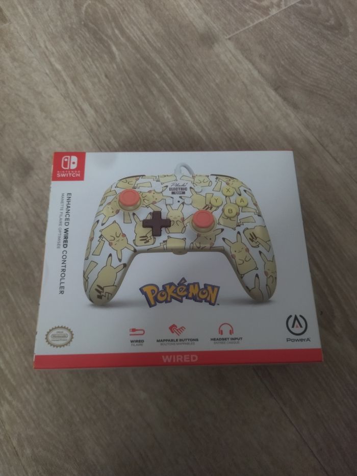 Manette neuve Switch Pikachu