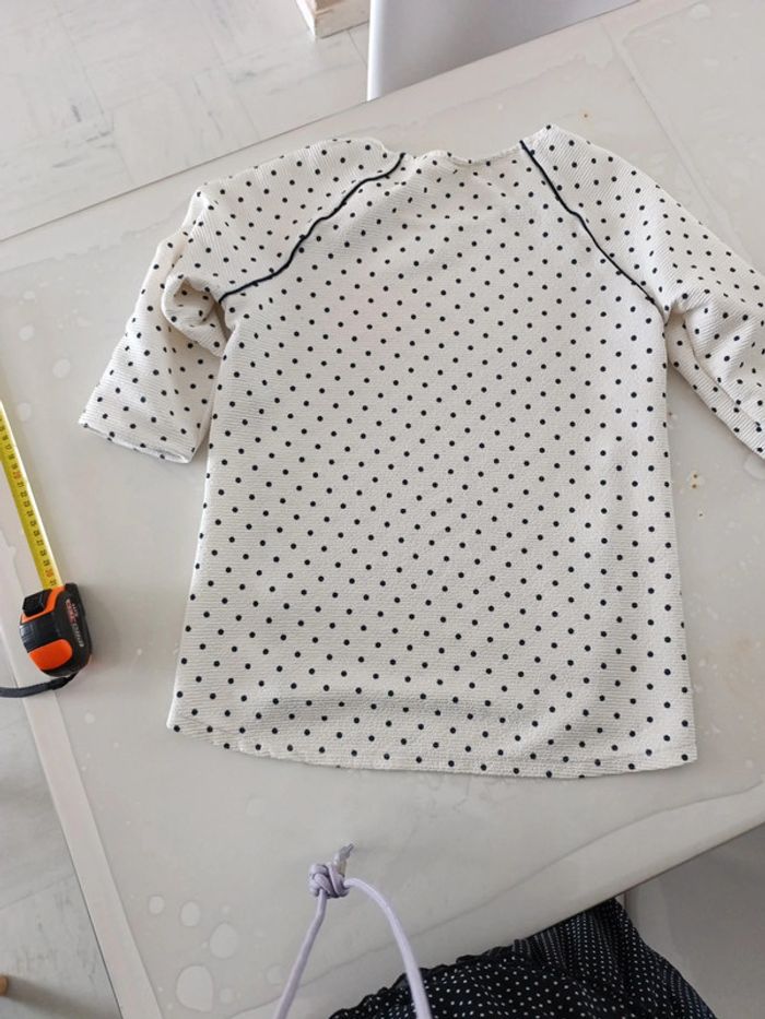 Haut gaufré blanc a pois bleu TU - photo numéro 6
