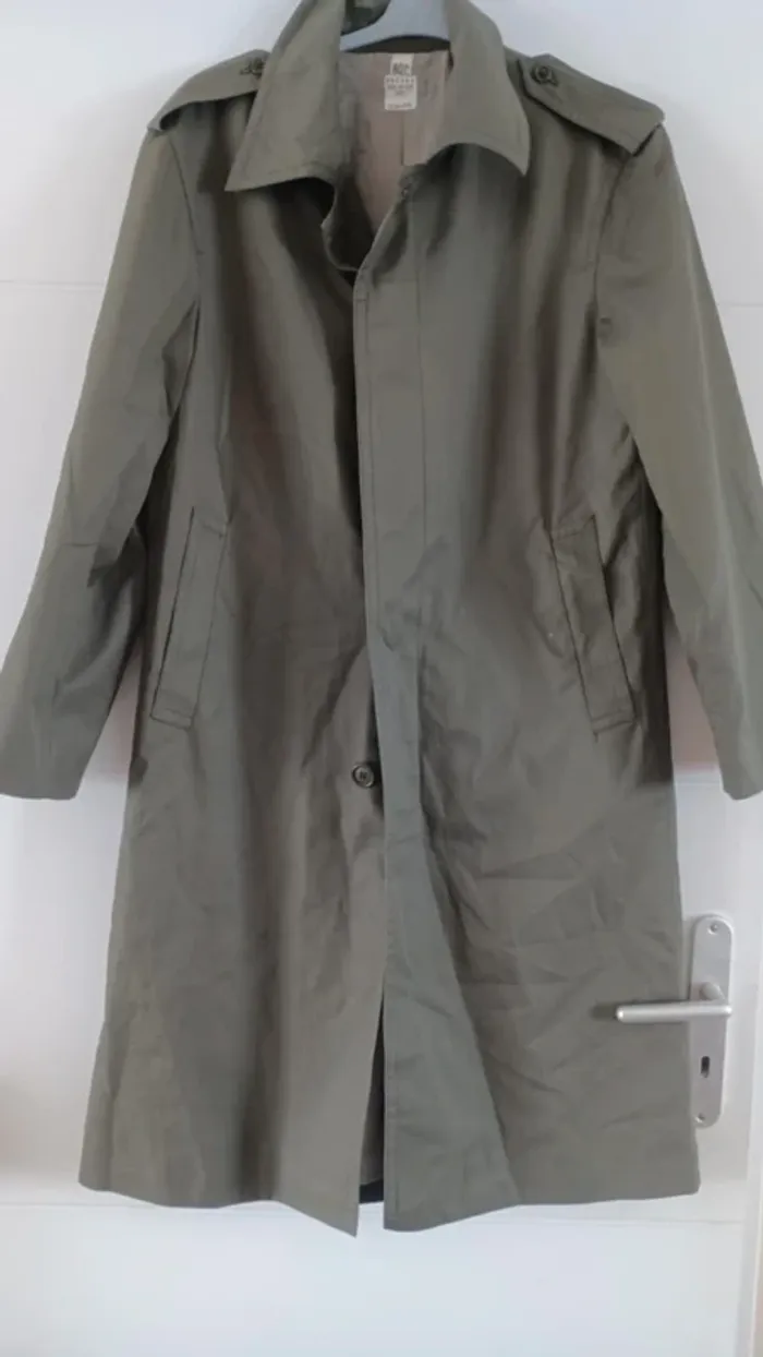 Trench militaire